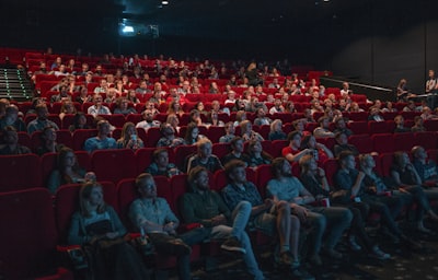 热播短剧《总裁的契约娇妻》海报 - 都市情感短剧，全网热播